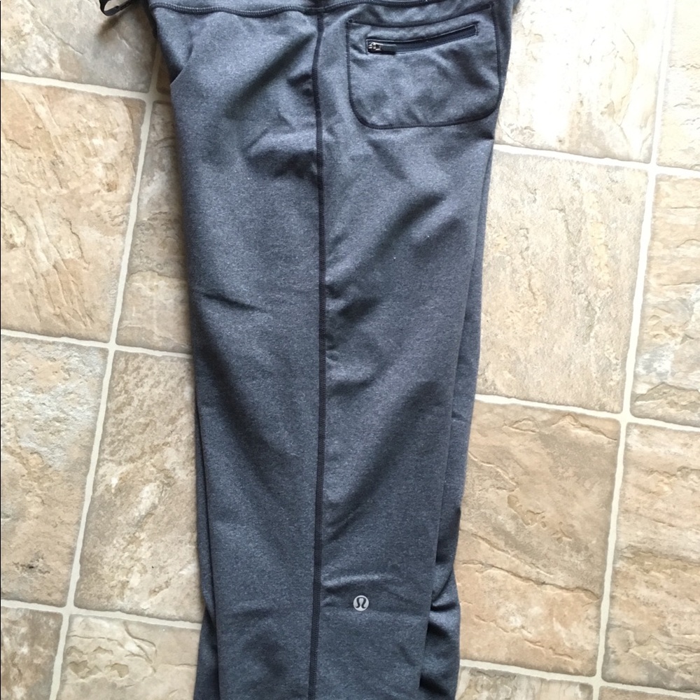 Lululemon Athleta Crop Size 8 GUC 💓💓💓